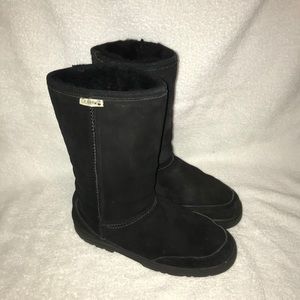 Women’s Bearpaw black winter boots size W 9